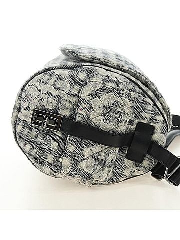 Chanel Vintage Camellia Flap Camera Quilted Tweed White Wool Shoulder Bag Bag (view 2)