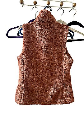 Patagonia Patagonia Faux Fur Vest (view 2)
