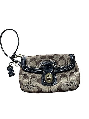 Coach Clutch (view 1)