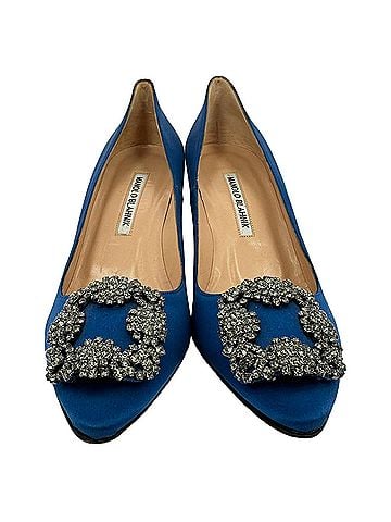 Manolo Blahnik Manolo Blahnik Hangisi Embellished Pumps in Blue Satin (view 2)