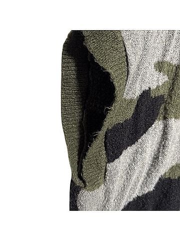 Moth Henrietta Pancho Poncho (view 2)