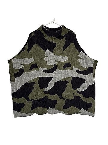Moth Henrietta Pancho Poncho (view 1)