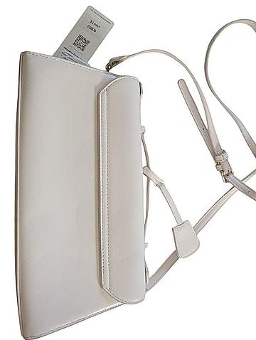 Urban Expressions Suzie Crossbody bag Leather Crossbody Bag (view 2)