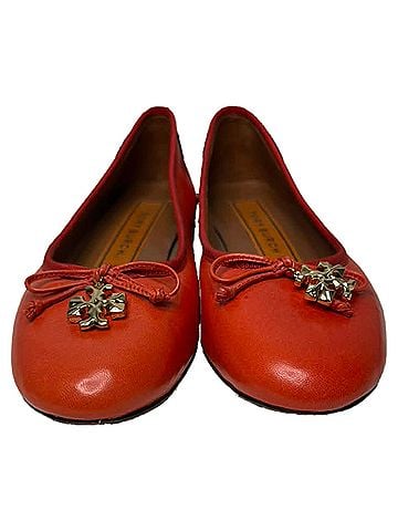 Tory Burch Tory Burch Tory Charm Ballet Flats in Red Leather (view 2)