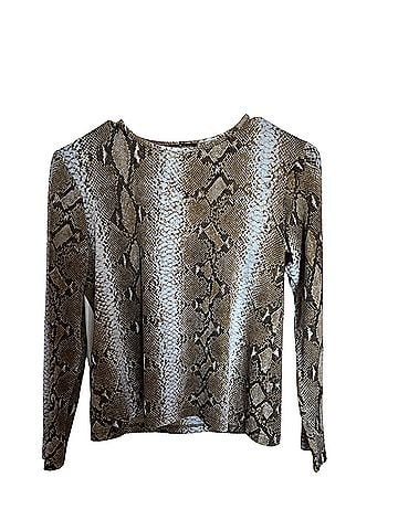 Womyn Long Sleeve Top (view 1)