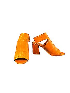 Deltan Heels (view 2)