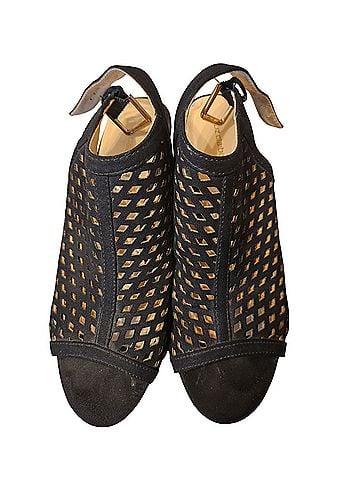 Liz Claiborne Heels (view 2)