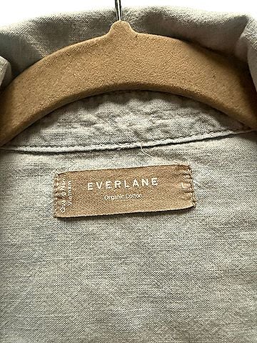 Everlane short sleeve box shirt Short Sleeve Button-Down Shirt (view 2)