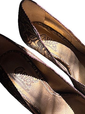 Carlos Heels (view 2)