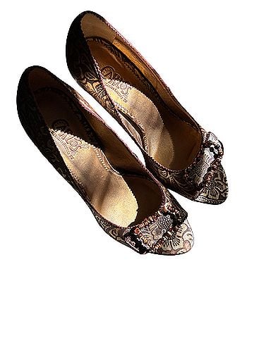 Carlos Heels (view 1)