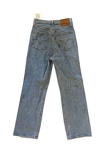 Levi's Ribcage Straight Ankle Jeans (view 2)