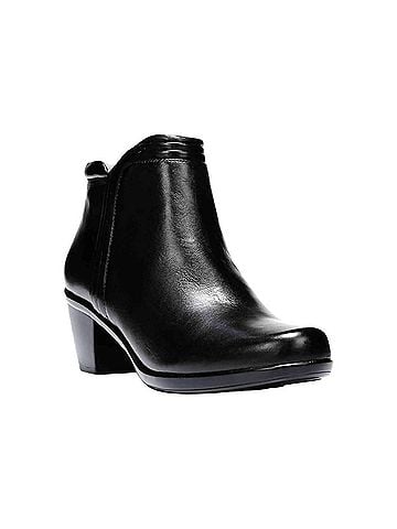 Naturalizer Women's Elisabeth Boots in Black (view 1)