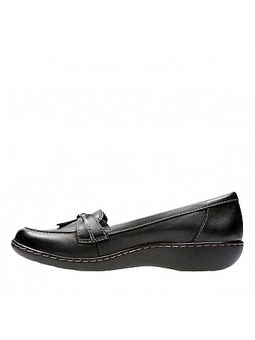 Clarks Women's Ashland Bubble Loafers in Black (view 2)