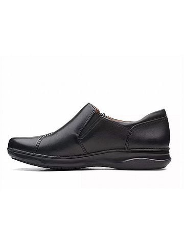 Clarks Appley Zip Leather Shoes in Black (view 2)