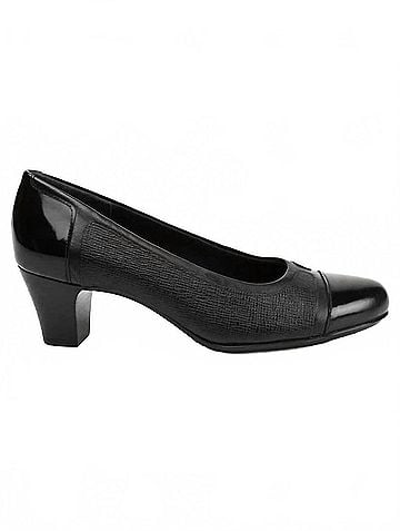 Munro American Women's Jillian Shoes in Black (view 1)