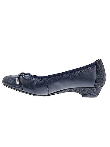 Ros Hommerson Women's Tasha Ballet Flats in Navy (view 2)