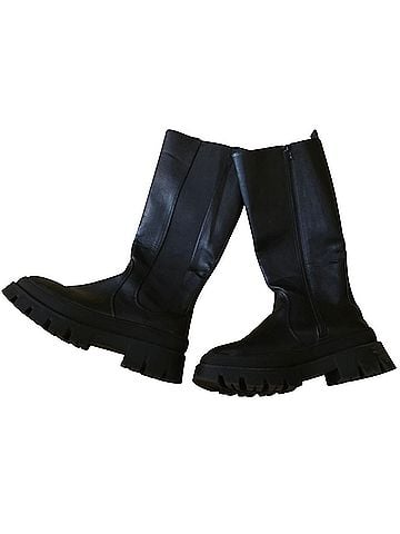 BOOT HUGS Boots (view 2)