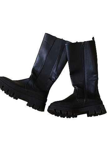 BOOT HUGS Boots (view 1)