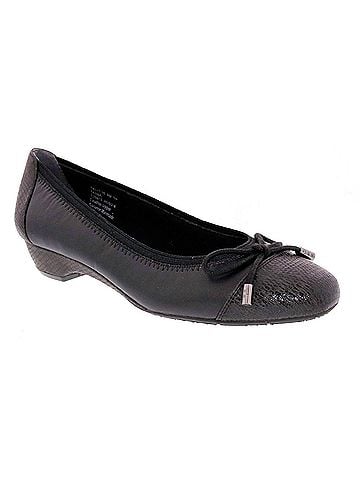 Ros Hommerson Women's Tasha Ballet Flat in Black (view 1)