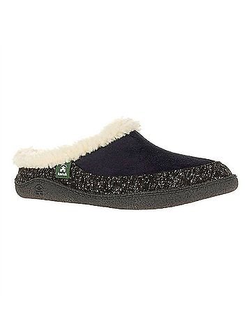 Kamik Women's Nutmeg Slippers in Black/White (view 2)