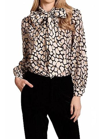 Traffic People Stepping Stones Bonnie Blouse in White (view 2)