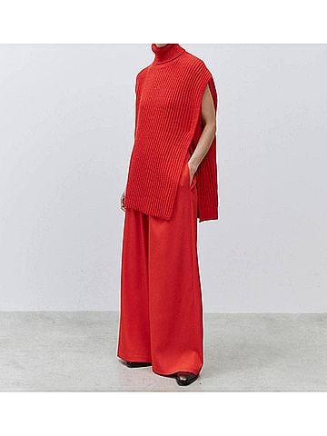 Alysi Sleeveless Turtleneck in Rosso (view 2)
