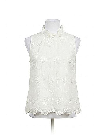 Ivy Jane 3d Scallop Border Top in White (view 1)