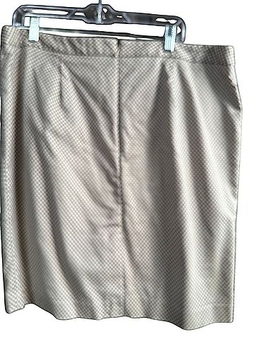 Liz Claiborne Casual Skirt (view 2)