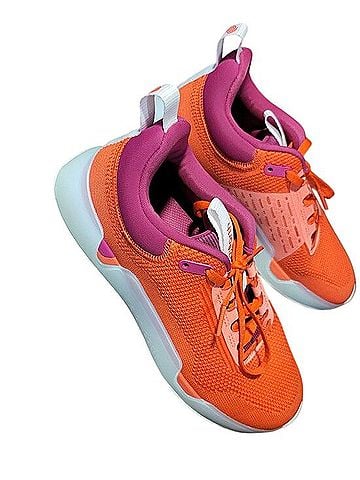 Nike While on Earth Move Trainer Sneakers (view 1)