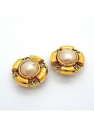 Chanel Chanel earrings, Coco Mark design, GP plated, faux pearl, gold, women's. (view 2)