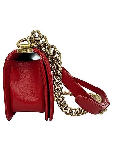 Chanel Chanel Le Boy Shoulder Bag in Red Leather (view 2)