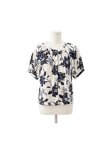 Karen Kane Satin Short Sleeve Peasant Top in Printed White (view 1)