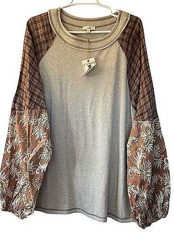 Easel Long Sleeve Top (view 2)