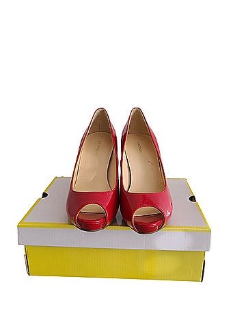 Liz Claiborne Heels (view 1)