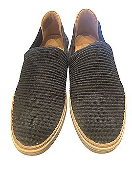 Ugg Flats (view 1)