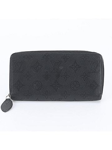 Louis Vuitton Louis Vuitton RFID-protected Mahina Zippy Wallet M61867 Leather Long with Round Zipper for Women (view 1)
