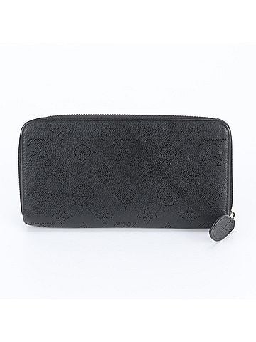 Louis Vuitton Louis Vuitton RFID-protected Mahina Zippy Wallet M61867 Leather Long with Round Zipper for Women (view 2)
