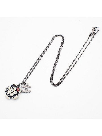 Chanel Cc Flower Ladybug Silver Plated And Acrylic Silver Metal Necklace Jewelry (view 1)