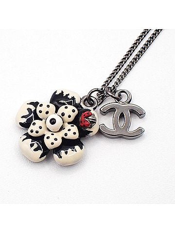 Chanel Cc Flower Ladybug Silver Plated And Acrylic Silver Metal Necklace Jewelry (view 2)