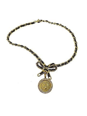 Chanel Vintage Round Medallion Pendant Metal Gold Gold_Plated Necklace Jewelry (view 1)