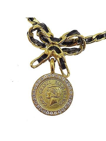 Chanel Vintage Round Medallion Pendant Metal Gold Gold_Plated Necklace Jewelry (view 2)