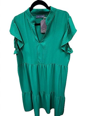 Pixi + Ivy Women's Long Tier Dress in Kelly Green (view 2)