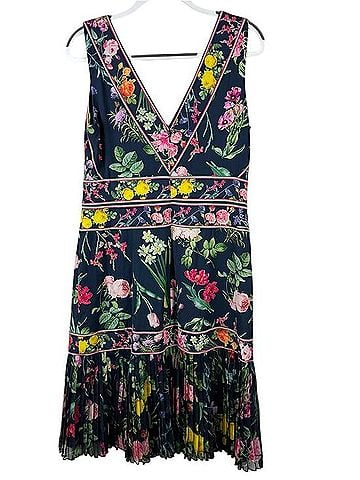 Tadashi Shoji Olga Casual Dress (view 2)