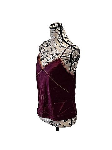 No Boundaries Sleeveless Top (view 2)
