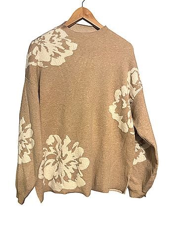 Versona Pullover Sweater (view 1)