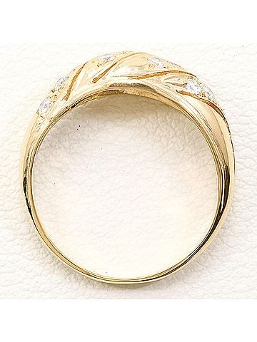 Unbranded 18K (18-karat) yellow gold ring with diamond (carat weight not stamped). Total weight: 2.3g. Jewelry. (view 2)