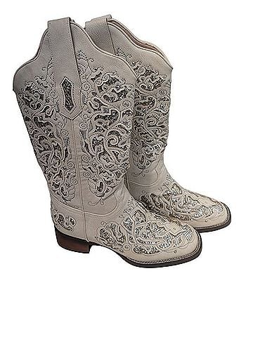 Amazon Essentials Boots (view 2)