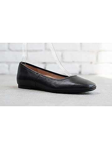 Vionic Women's Orinda Flats in Black (view 2)