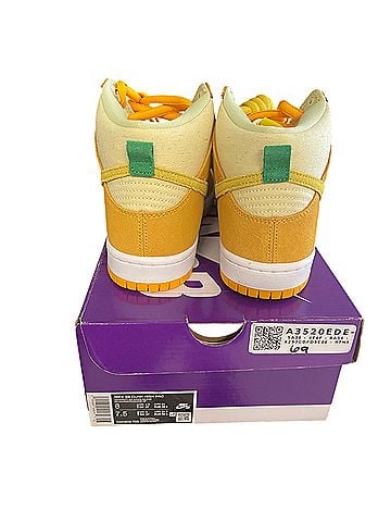 Nike Nike SB Dunk High Sneakers (view 2)