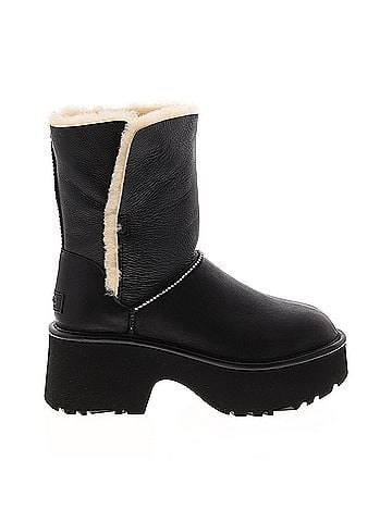 Ugg Ugg Boots (view 1)